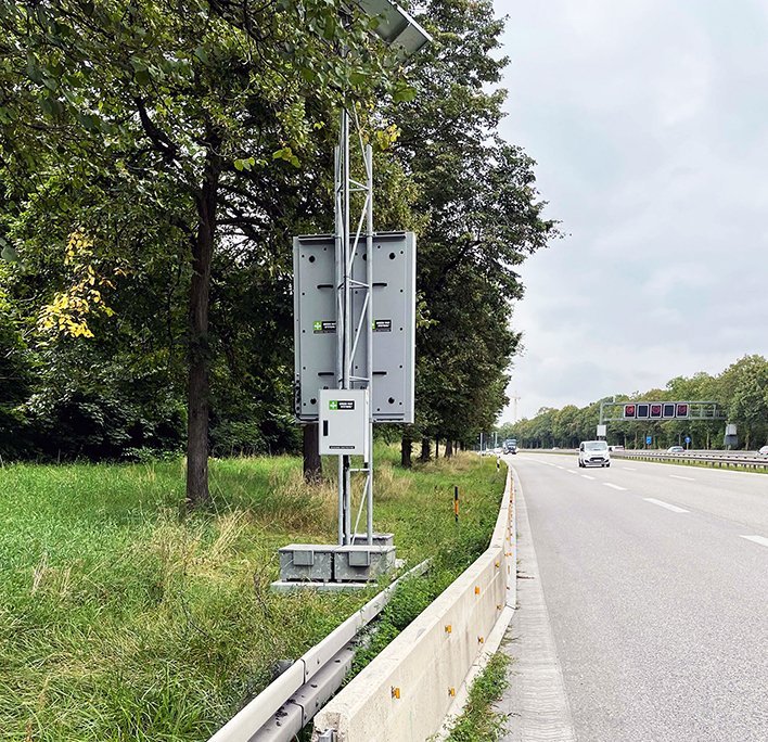 Eine Steckenstation an einer Autobahn.